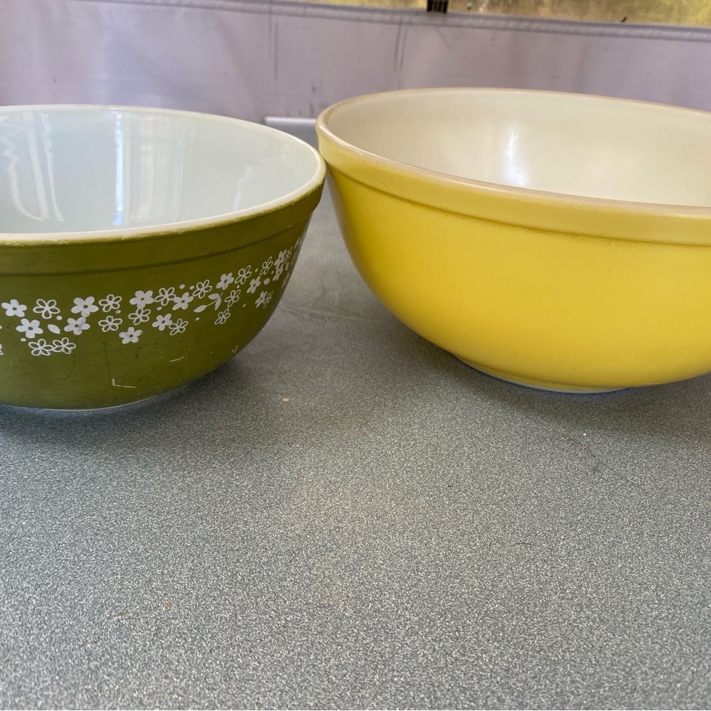 Vintage PYREX Green and Yellow Mixing Bowls